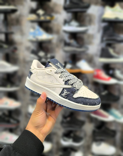 کتونی لویی ویتون دور دوخت فوق العاده خاص و با کیفیت