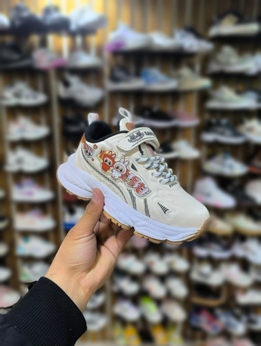 کتونی مدل لبو بوی بسیار شیک و جذاب