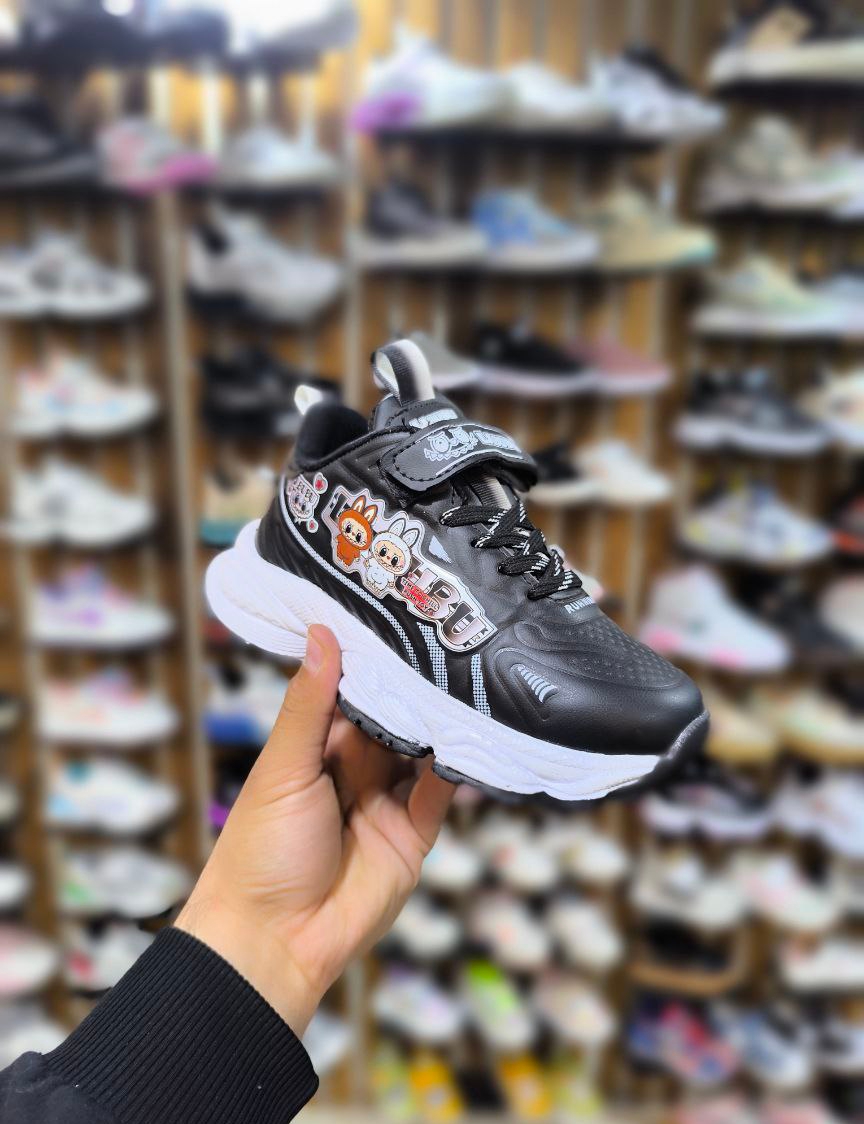 کتونی مدل لبو بو بسیار پرطرفدار و شیک