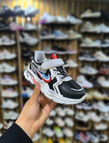 کتونی نایک وارداتی خاص و جذاب با کیفیت