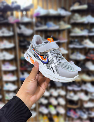 کتونی نایک وارداتی خاص و جذاب و با کیفیت