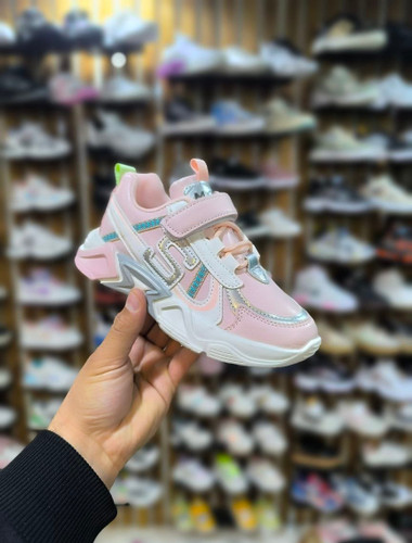 کتونی خاص و جذاب با کیفیت و دیدنی وارداتی