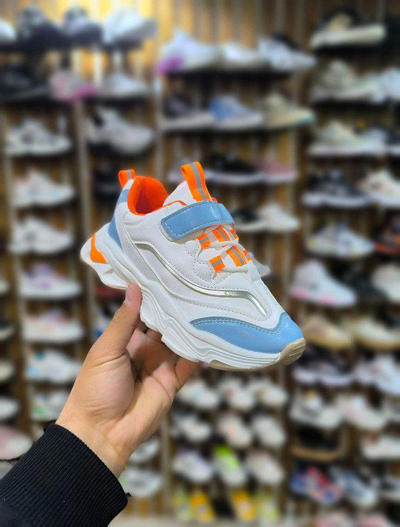 کتونی خاص و جذاب و با کیفیت وارداتی