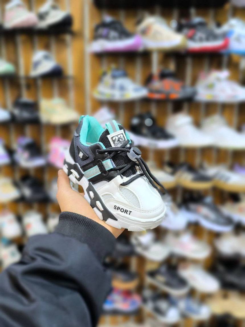 کتونی های وارداتی با کیفیت و شیک