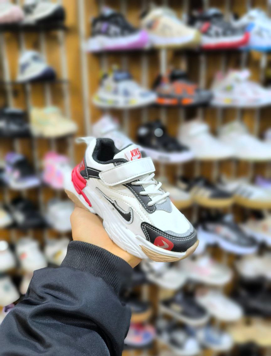 کتونی زیبای نایک وارداتی خاص و جذاب