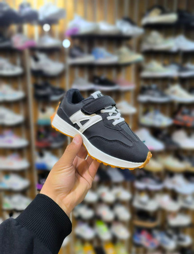 کتونی وارداتی اسپرت با کیفیت و خاص و جذاب