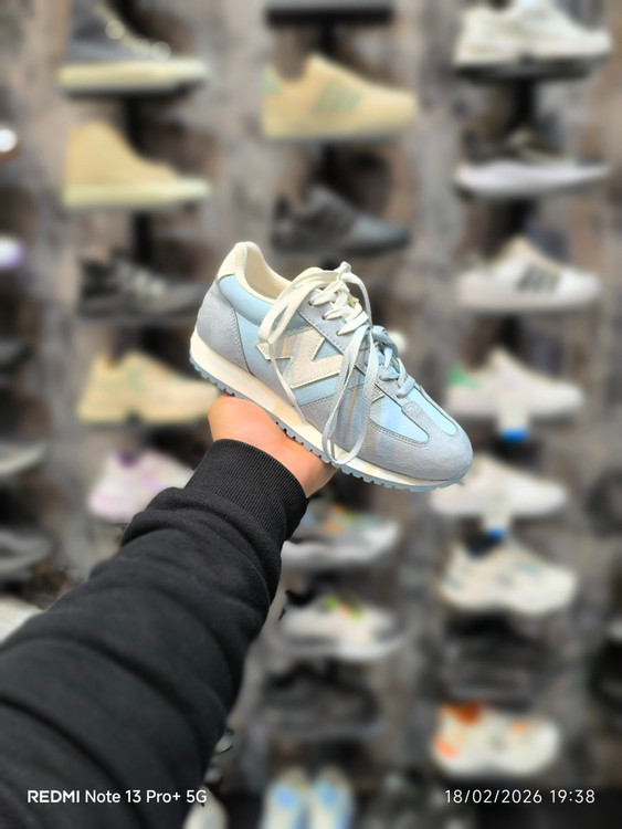 کتونی نیوبالانس دوبند بسیار راحت و شیک